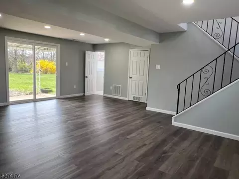 90 Coachman Dr, Fieldsboro, NJ 08505 photo 27