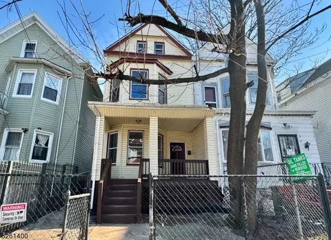 213 5 N 6th St, Newark, NJ 07107