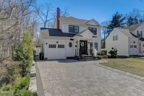 10 Freeman St, Roseland, NJ 07068