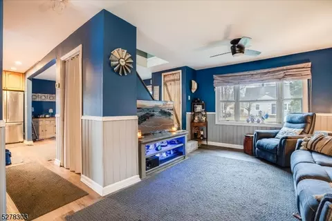 21 Bergen Ave, Wanaque Boro, NJ 07420 photo 11