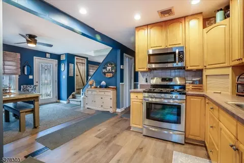 21 Bergen Ave, Wanaque Boro, NJ 07420 photo 9