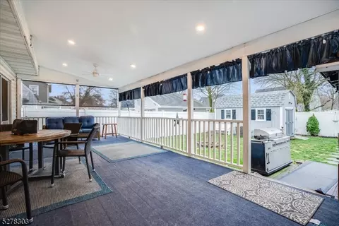 21 Bergen Ave, Wanaque Boro, NJ 07420 photo 20
