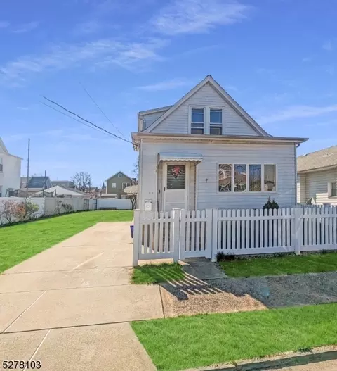 58 Maple Ave, Wallington, NJ 07057