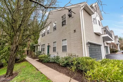 14 Heatherwood Ln, Bedminster, NJ 07921