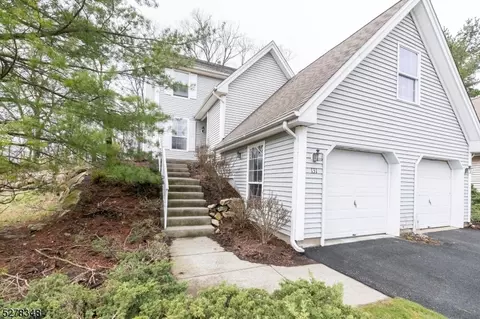 131 Crestview Ln, Mount Arlington, NJ 07856