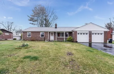 828 Lopatcong St, Belvidere, NJ 07823