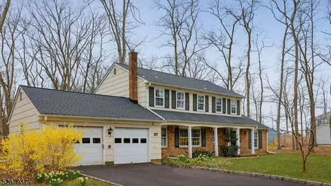 37 Oxford Pl, Hillsborough, NJ 08844