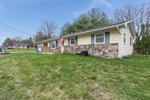 520 Guy Rd, Phillipsburg, NJ 08865 photo 2