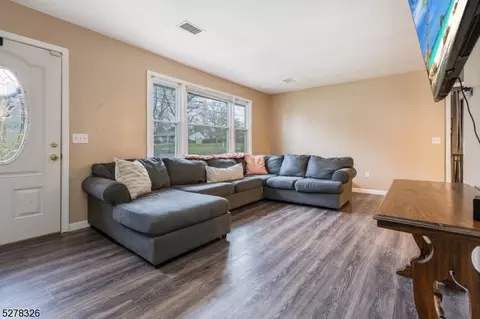 520 Guy Rd, Phillipsburg, NJ 08865 photo 3