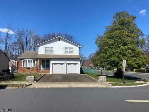 711 Kaminski Dr, Rahway, NJ 07065