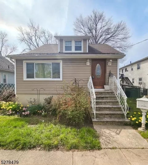 2738 Vauxhall Rd, Union, NJ 07083