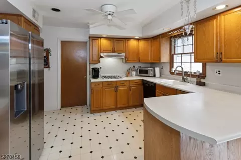 51 Forrest Rd, Randolph, NJ 07869 photo 10