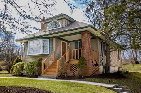 88 Davis Rd, Franklin, NJ 07416