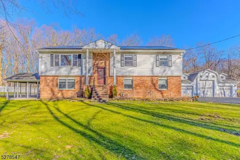 156 Woodcliff Ave, Woodcliff Lake, NJ 07677