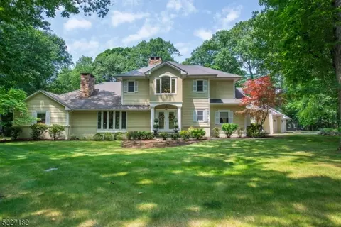 449 Pepperidge Tree Ln, Kinnelon, NJ 07405
