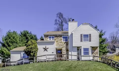 91 Knob Hill Rd, Hackettstown, NJ 07840