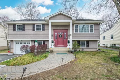 12 Hewetson Rd, Denville, NJ 07834