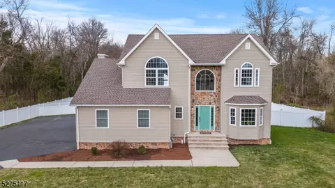 305 Cedar Grove Ln, Franklin Twp, NJ 08873