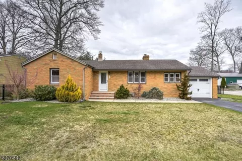 33 Greenbrook Dr, West Milford, NJ 07480