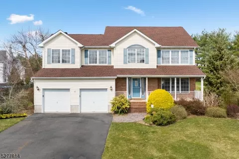 18 Broach Way, Hillsborough, NJ 08844