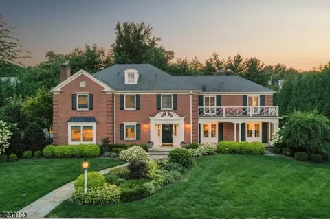 28 Greenview Way, Montclair, NJ 07043