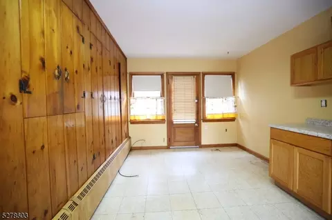 131 Macdonald Dr, Wayne, NJ 07470 photo 9