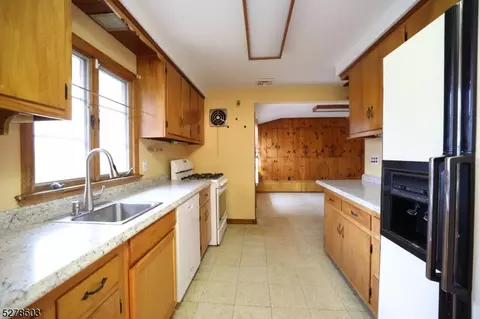 131 Macdonald Dr, Wayne, NJ 07470 photo 7