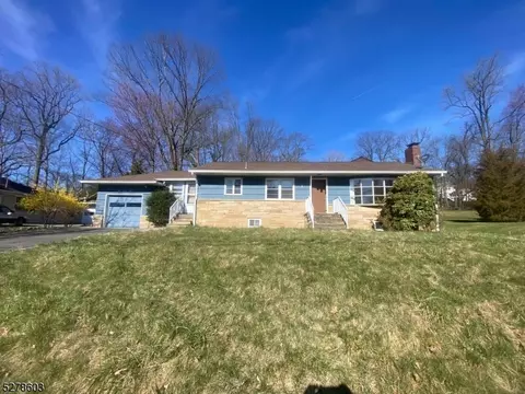 131 Macdonald Dr, Wayne, NJ 07470 photo 2