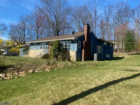 131 Macdonald Dr, Wayne, NJ 07470 photo 3