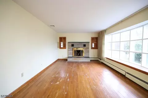 131 Macdonald Dr, Wayne, NJ 07470 photo 4