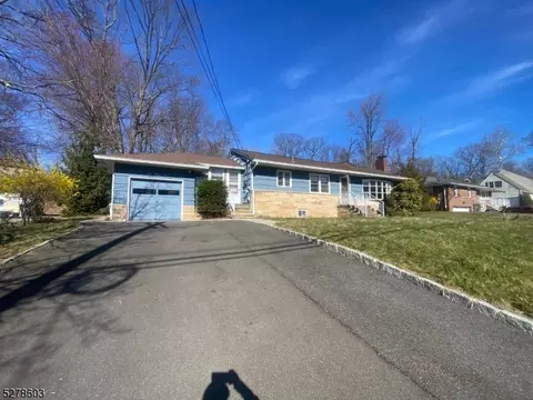 131 Macdonald Dr, Wayne, NJ 07470