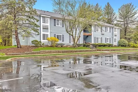 14 Norwich Pl, Somerset, NJ 08873