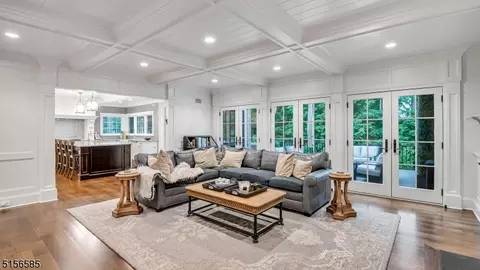 11 White Pine Rd, Upper Saddle River, NJ 07458 photo 5