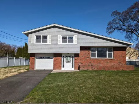 5 Denora Dr, Totowa, NJ 07512