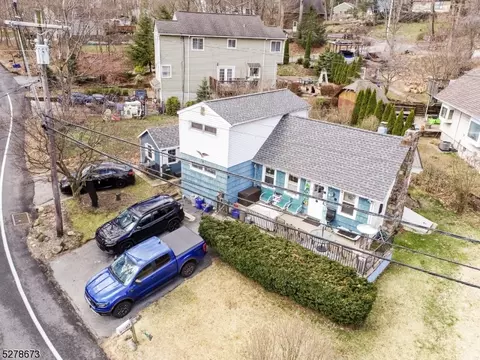 482 Lake Shore Dr, West Milford Twp, NJ 07421