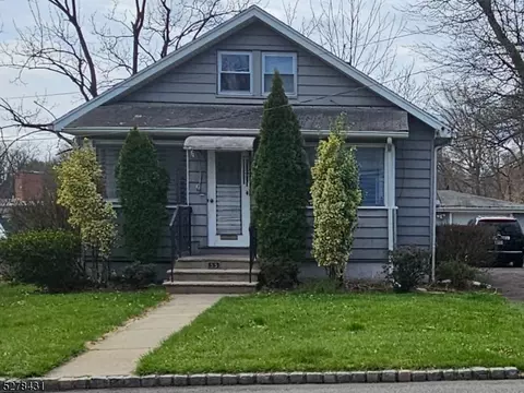 33 Diven St, Springfield, NJ 07081