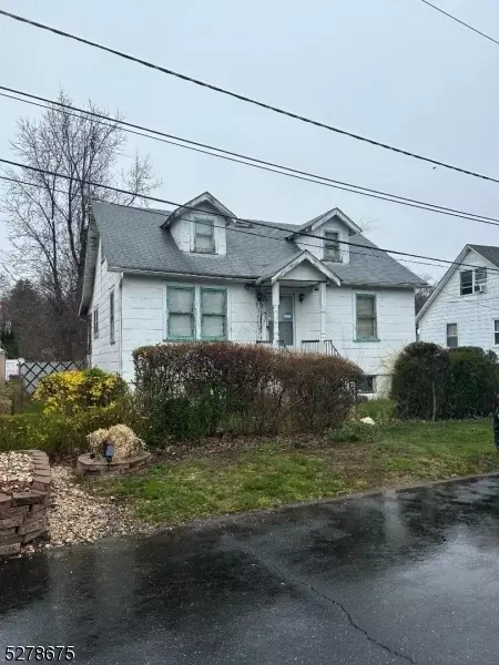 14 Crescent Ave, Totowa, NJ 07512