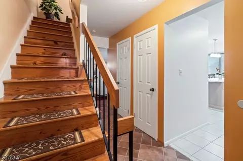 606 Robin Rd, Hillsborough, NJ 08844