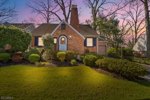 146 Holland Ave, New Milford, NJ 07646