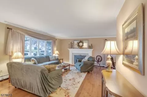 27 Manor Dr, Wayne, NJ 07470 photo 12