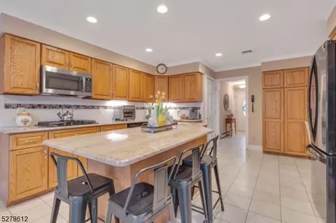 27 Manor Dr, Wayne, NJ 07470 photo 15