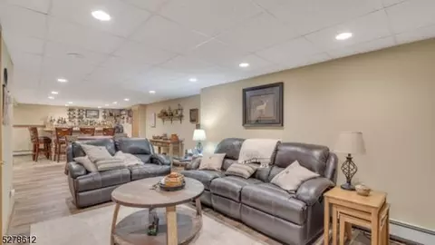 27 Manor Dr, Wayne, NJ 07470 photo 35