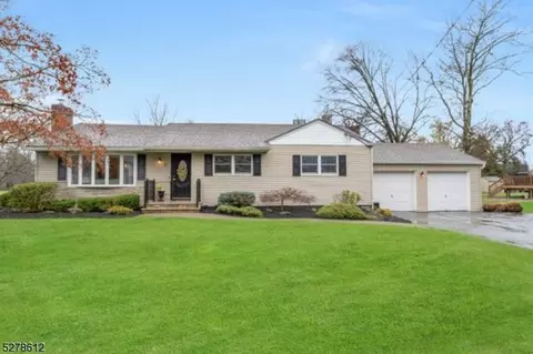 27 Manor Dr, Wayne, NJ 07470