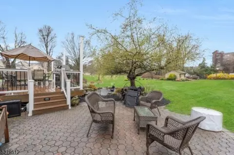 27 Manor Dr, Wayne, NJ 07470 photo 9