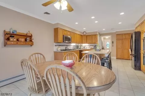 27 Manor Dr, Wayne, NJ 07470 photo 19