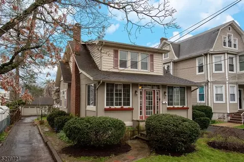 16 Swaine Pl, West Orange, NJ 07052