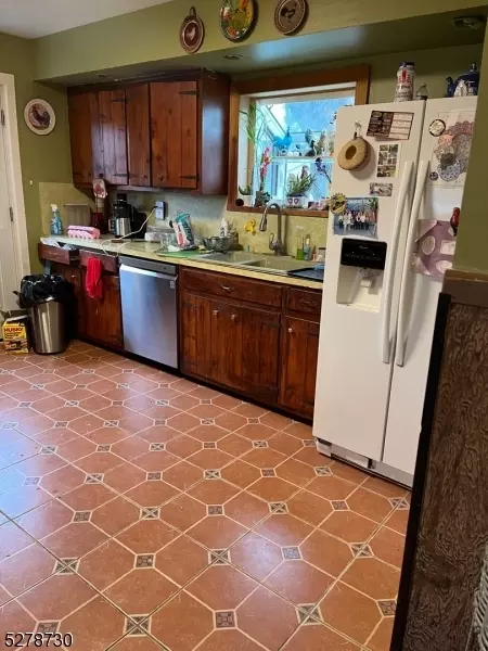 427 Fulton St, Middlesex, NJ 08846