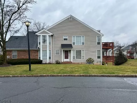 142 Buttercup Ct, Whitehouse Station, NJ 08889