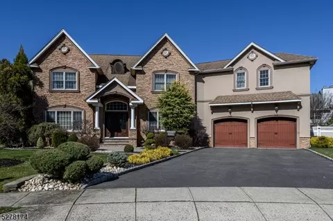 6 Hollander Hill Ct, Clark, NJ 07066