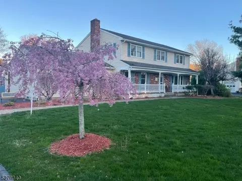 14 Piney Woods Dr, Hillsborough, NJ 08844